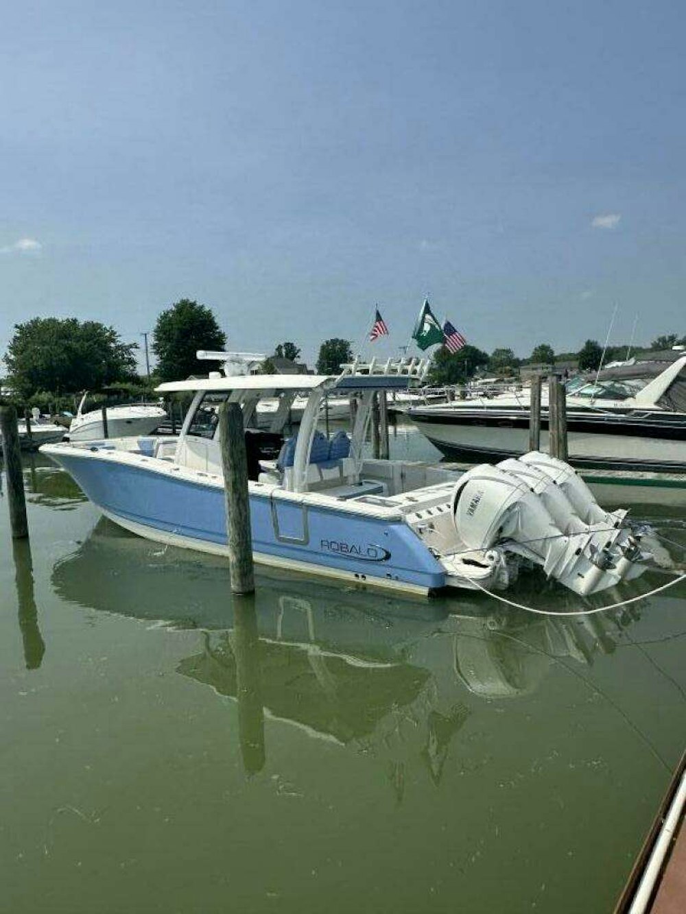 Robalo R360 Yacht For Sale