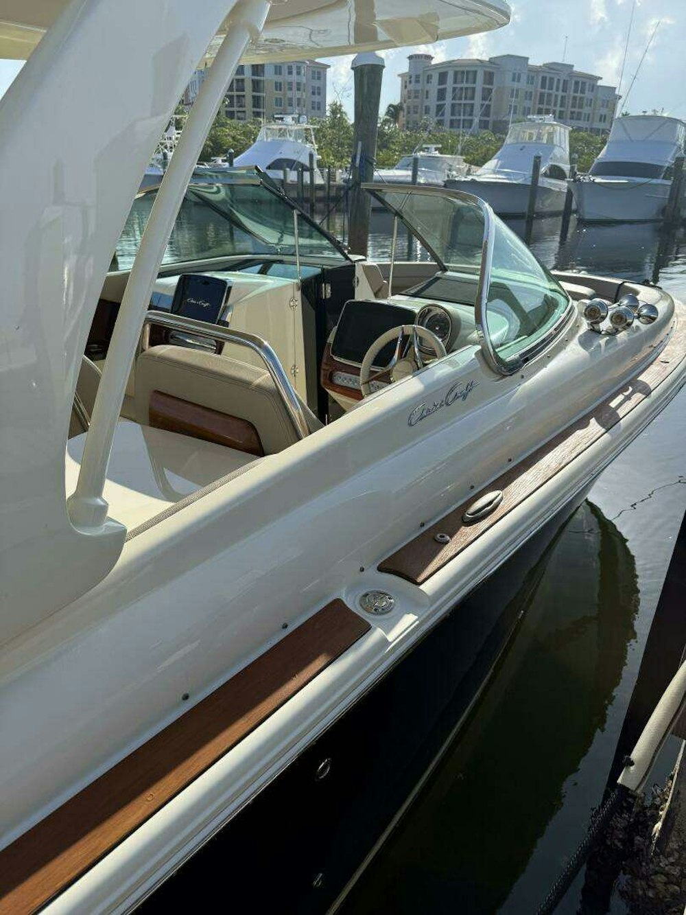 Chris-Craft  Yacht For Sale