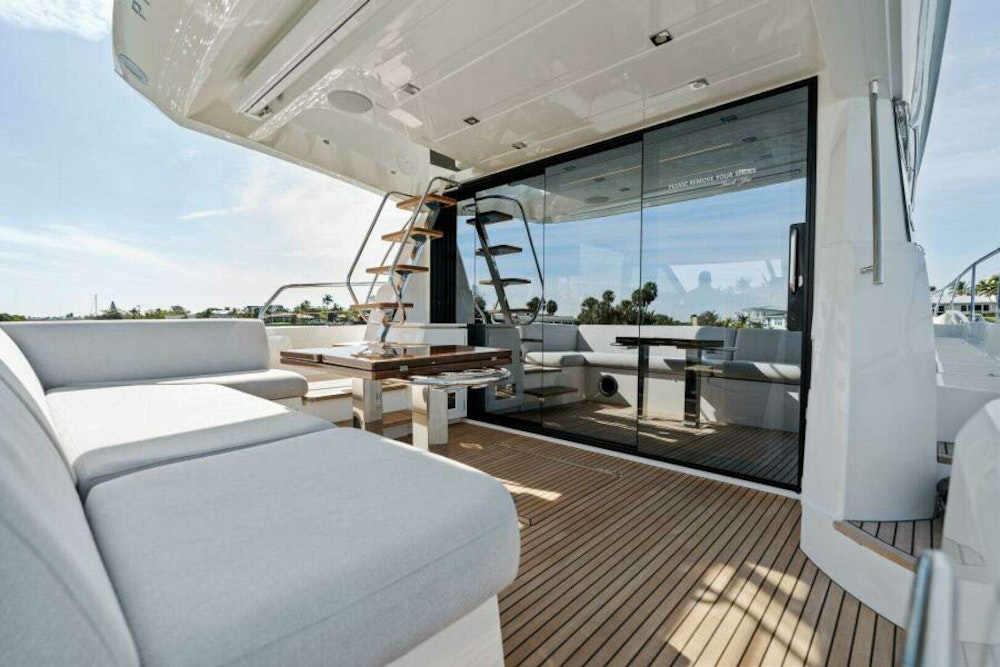 Prestige 520 Flybridge Yacht For Sale