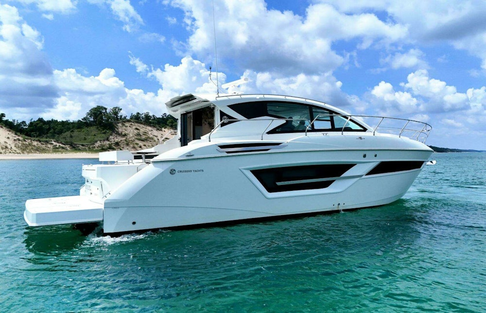 Cruisers Yachts 46 Cantius Yacht For Sale