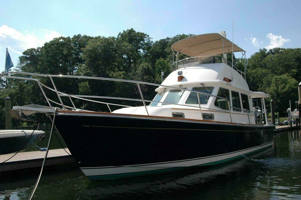Sabre 36 Flybridge Sedan Yacht For Sale