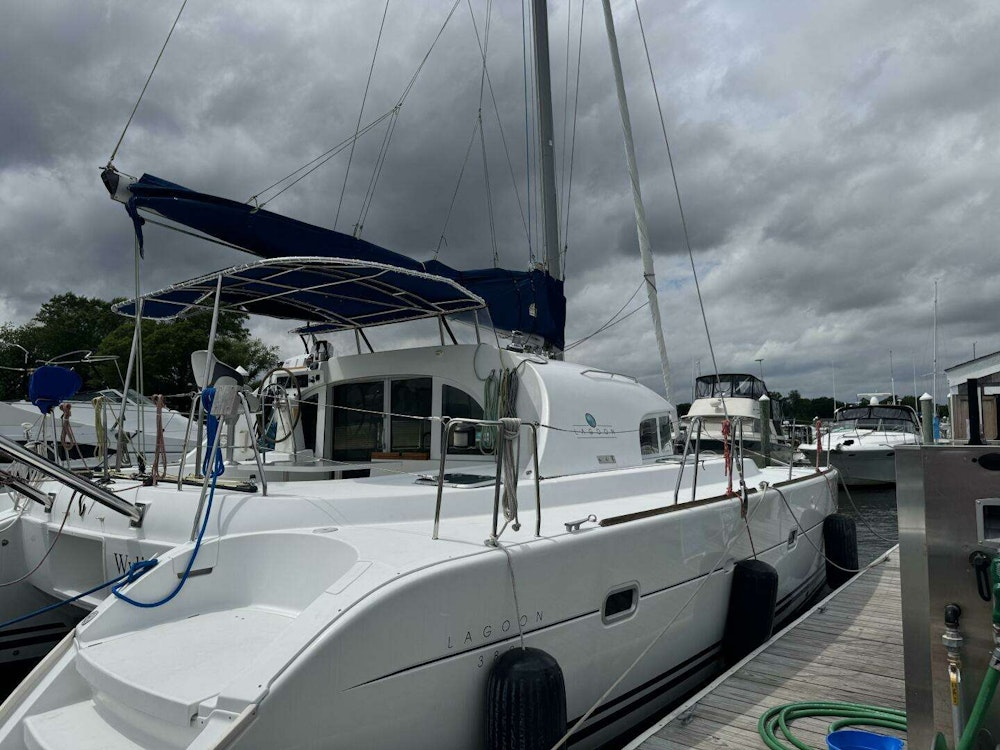 Lagoon 380 Yacht For Sale