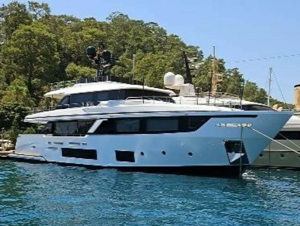 Custom Line  Yacht For Sale