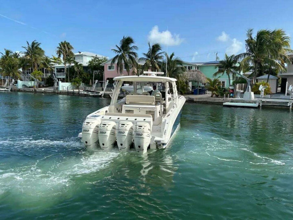 Boston Whaler 420 Outrage Yacht For Sale