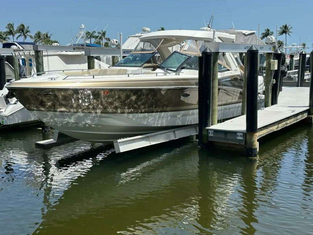 Formula 350 Crossover Bowrider Yacht For Sale