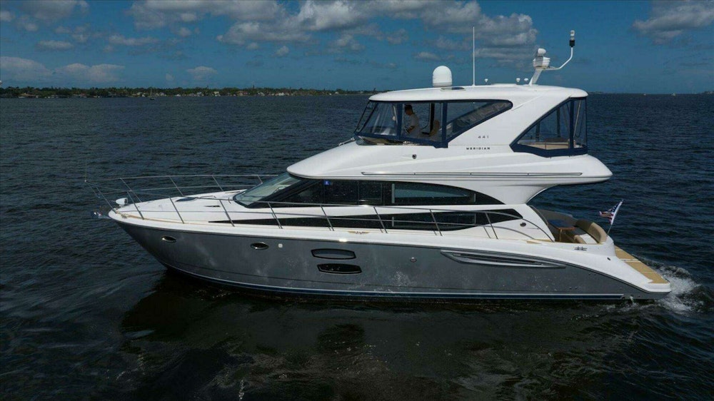 Meridian 441 Sedan Yacht For Sale