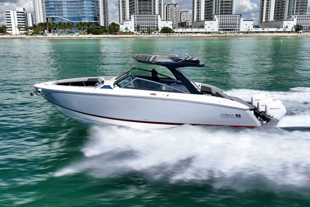 Cobalt R33 Yacht For Sale