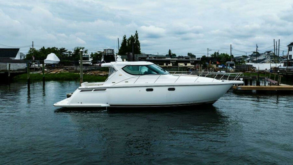 Tiara Yachts 4300 Sovran Yacht For Sale