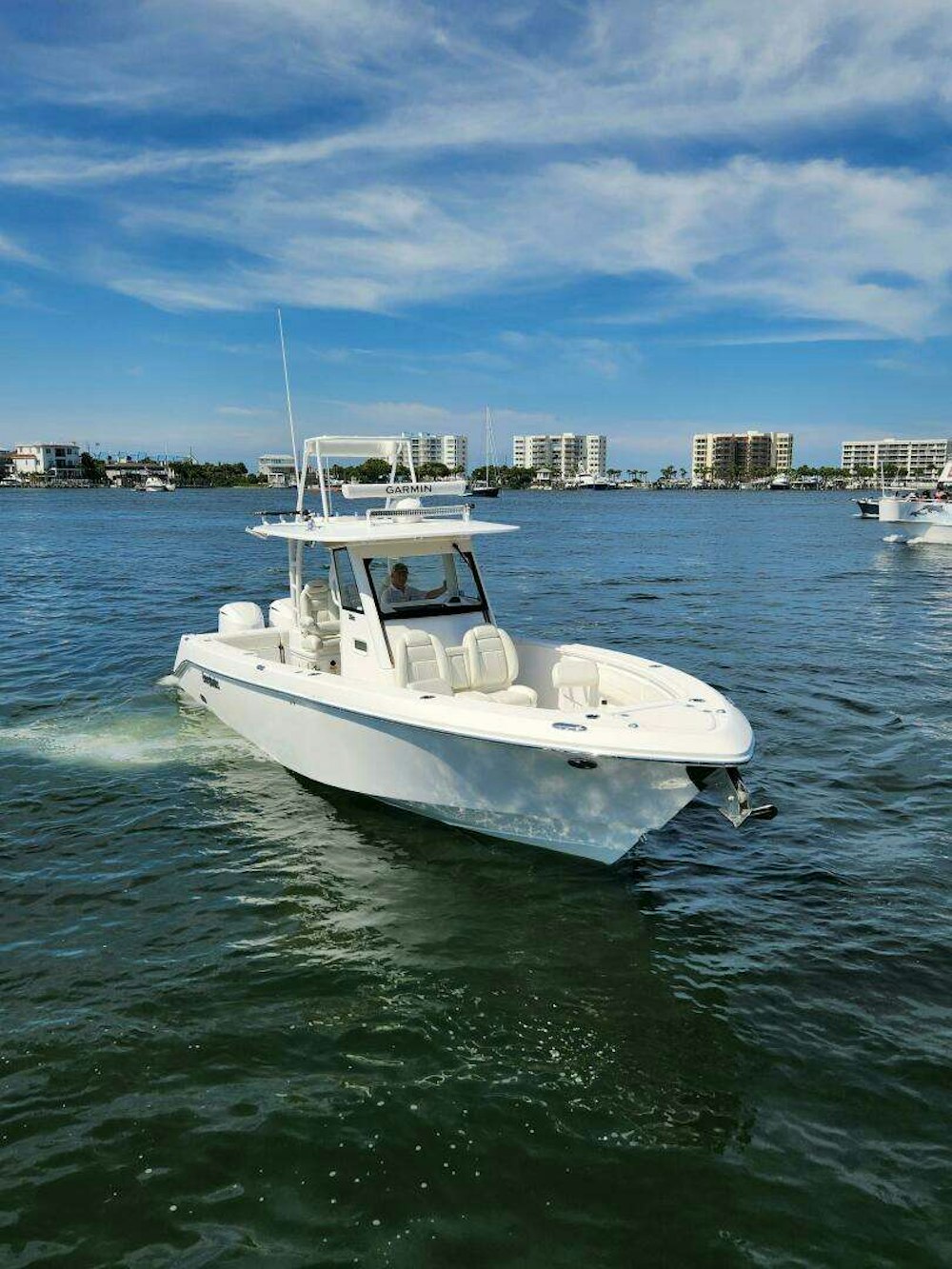 Everglades 335 CC Yacht For Sale