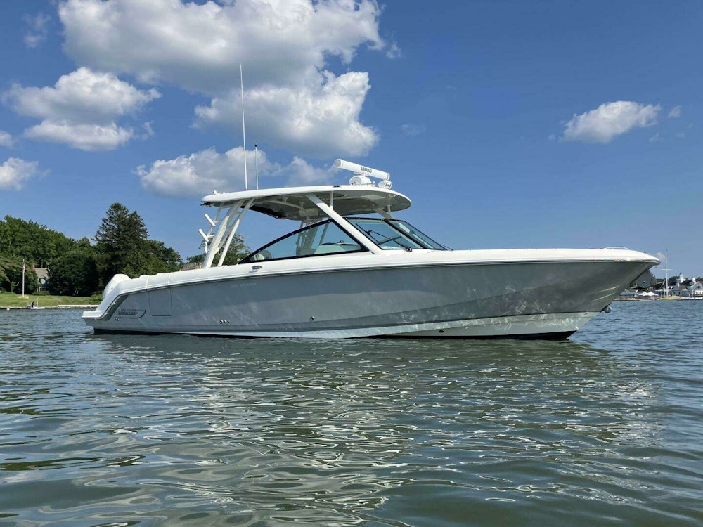 Boston Whaler 320 Vantage Yacht For Sale