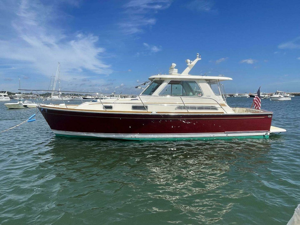 Sabre Hard Top Express Yacht For Sale