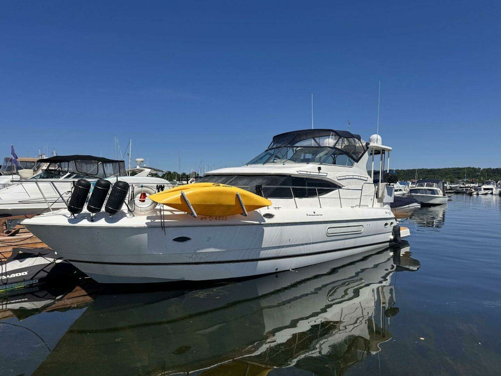 Cruisers Yachts 4450 Express Motor Yacht Yacht For Sale