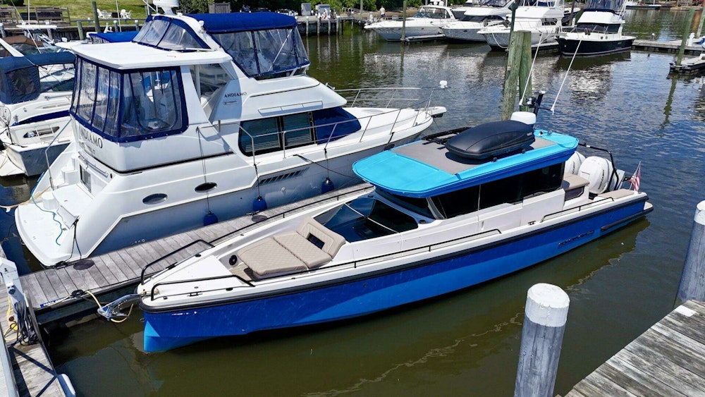 Axopar 37 Cross Cabin Yacht For Sale