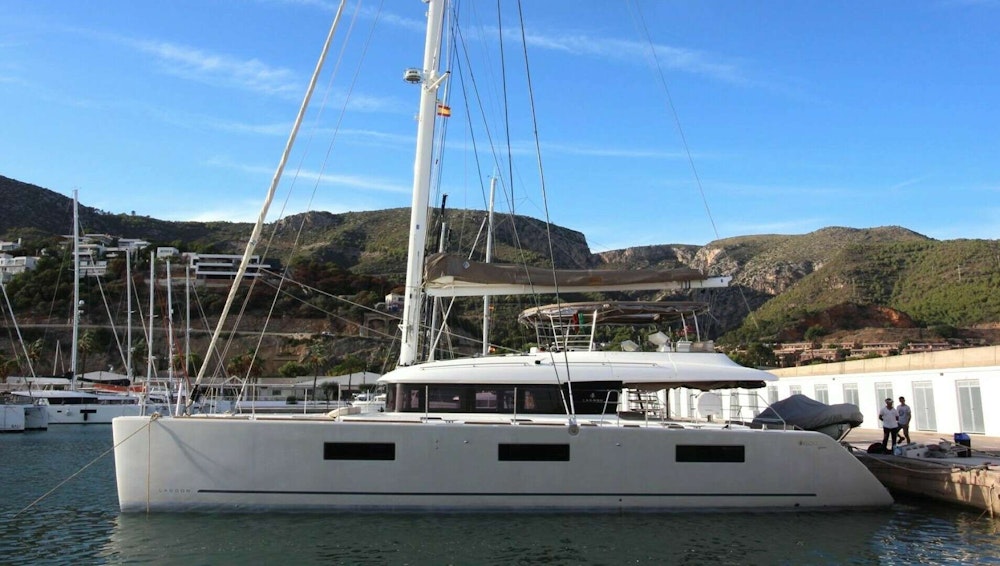 Lagoon 620 Yacht For Sale