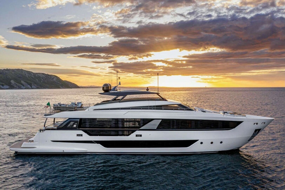 Ferretti Yachts Ferretti 1000 Yacht For Sale