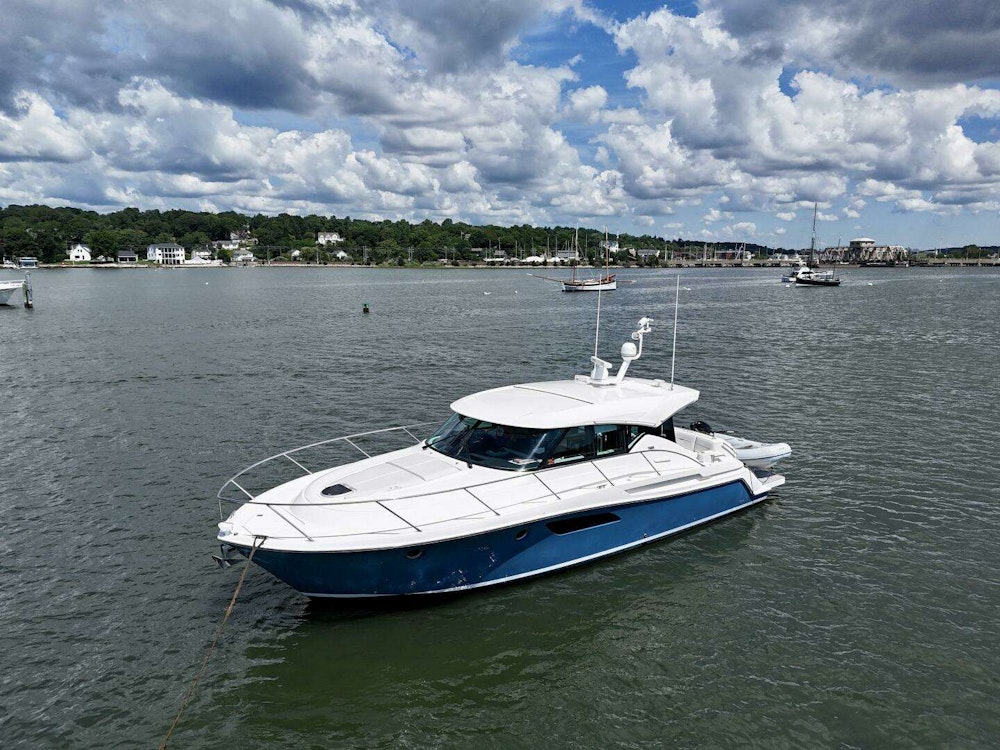 Tiara Yachts C44 Coupe Yacht For Sale