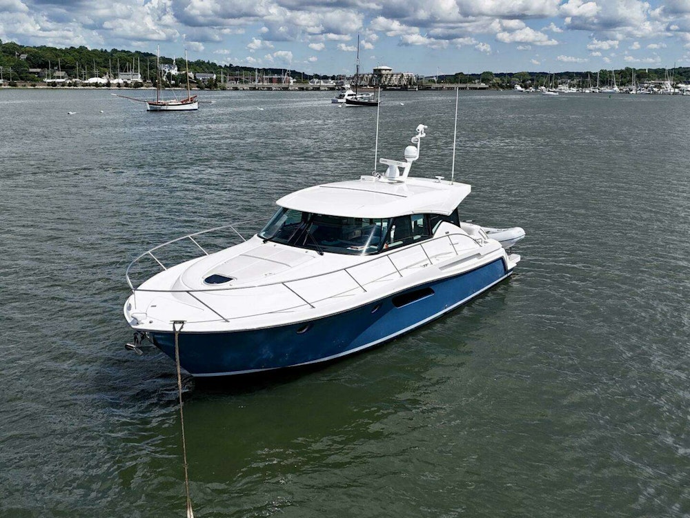 Tiara Yachts C44 Coupe Yacht For Sale