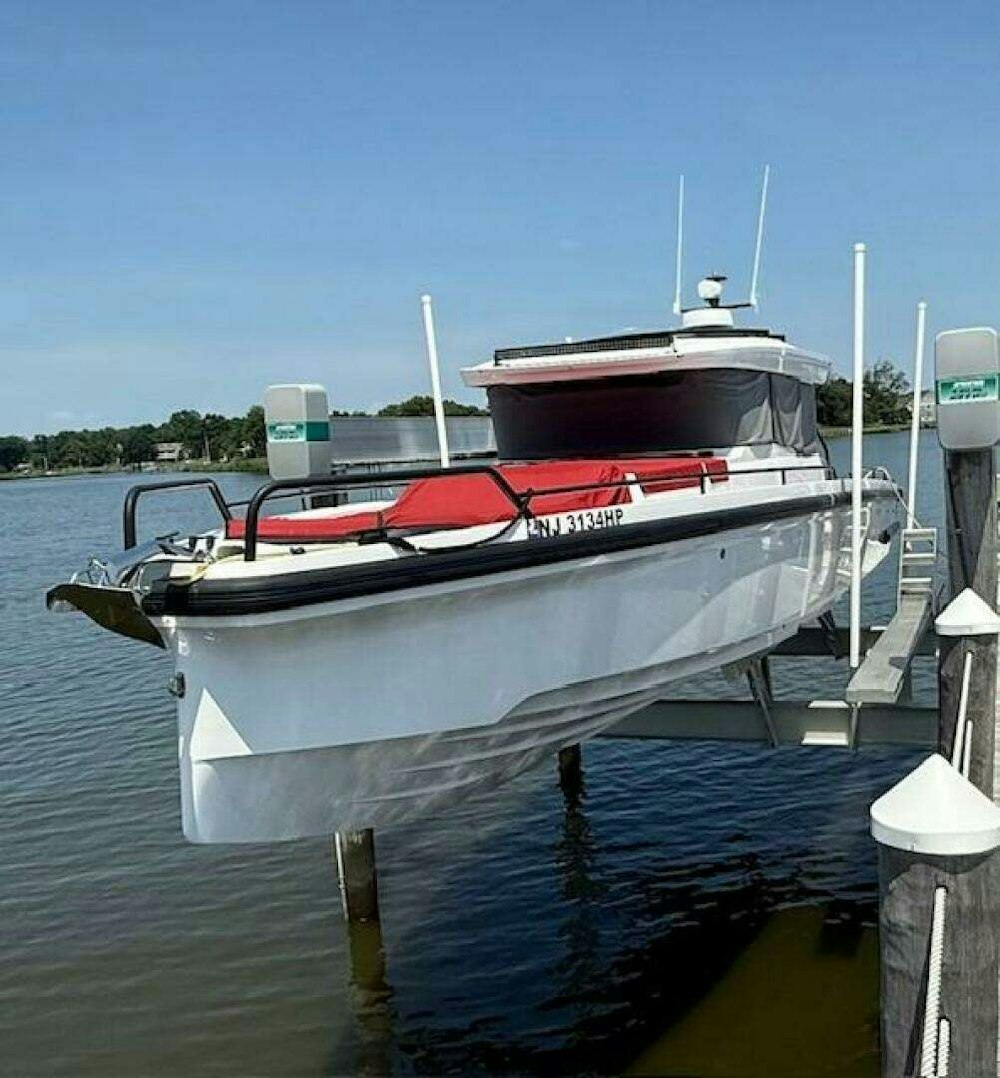 Axopar 37 XC Cross Cabin Yacht For Sale