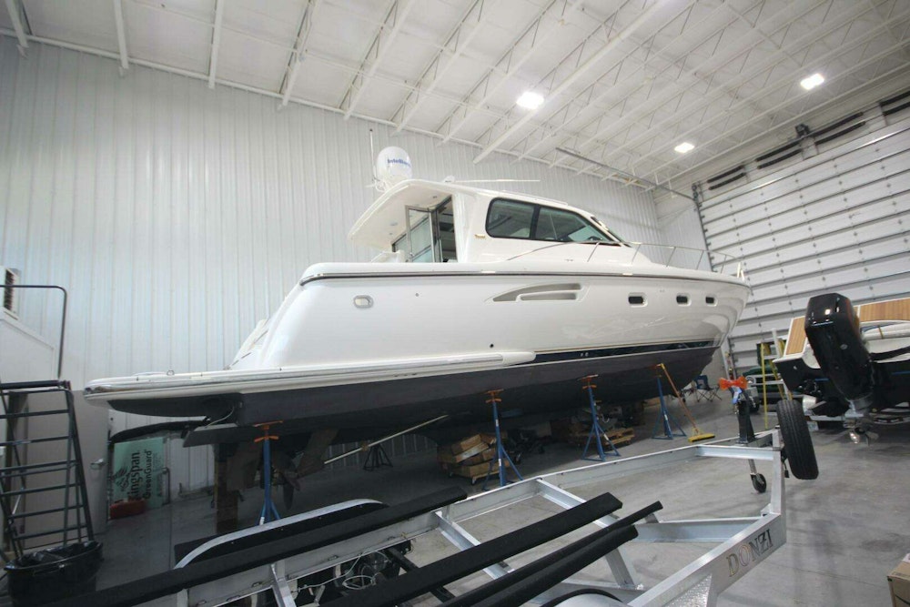 Tiara Yachts 5200 Sovran Salon Yacht For Sale