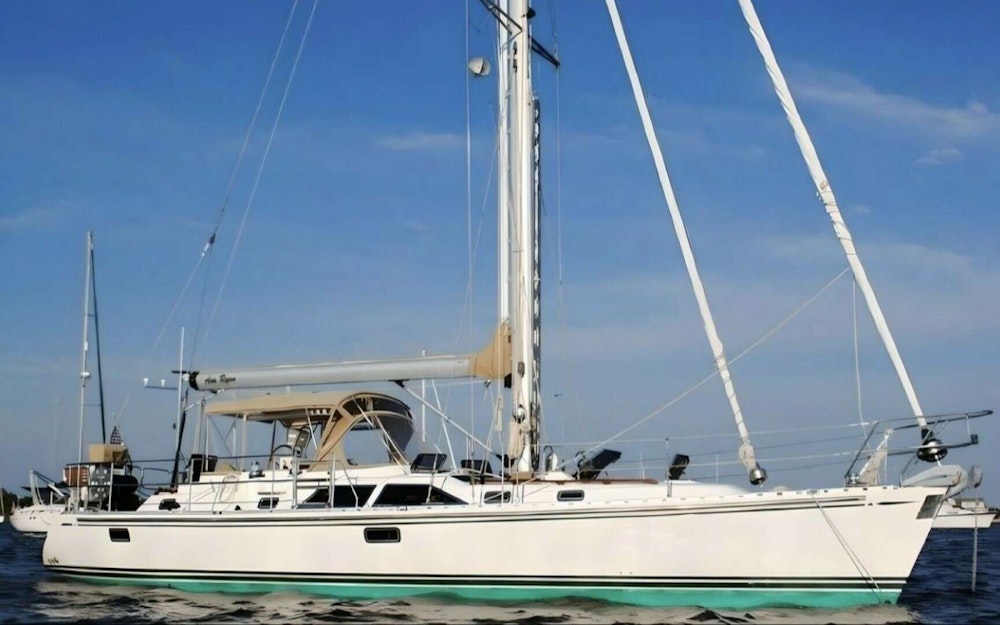 Hylas 46 Center Cockpit Yacht For Sale