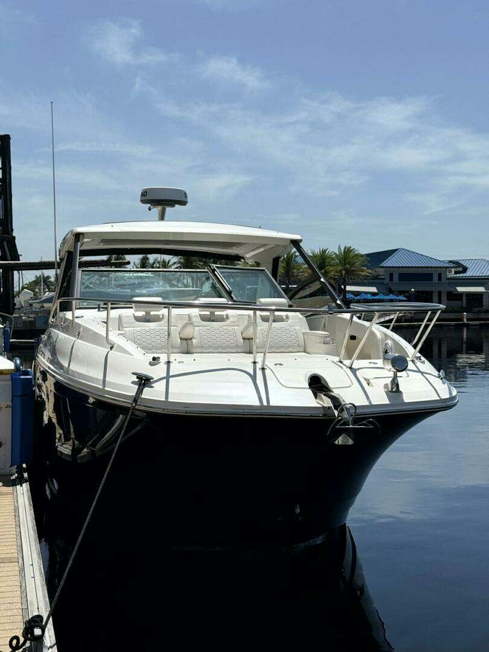 Sea Ray 320 OB Yacht For Sale