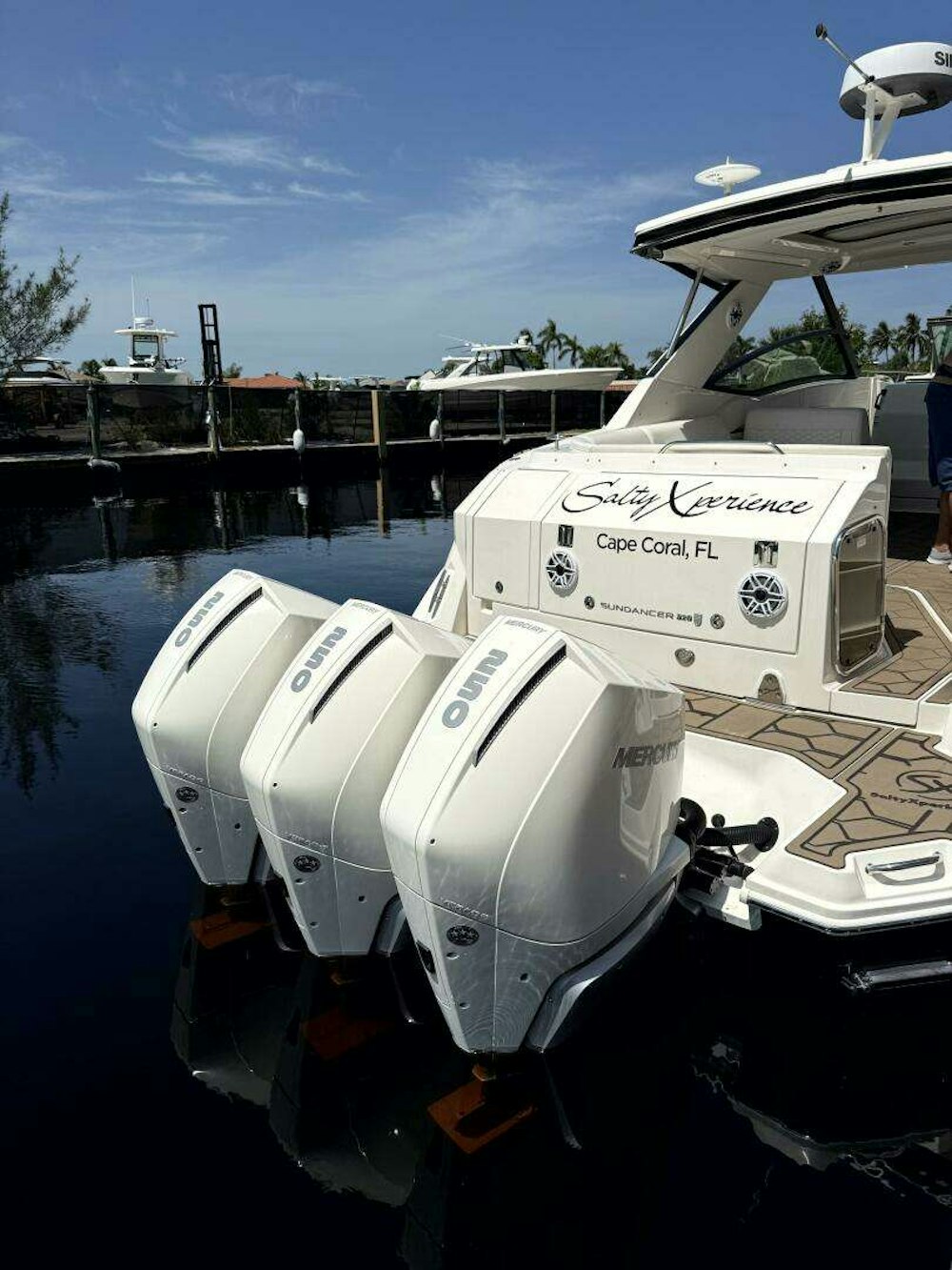 Sea Ray 320 OB Yacht For Sale