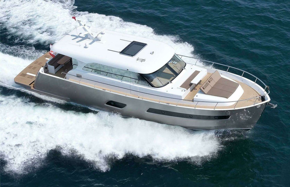 Altima Express Coupe Yacht For Sale