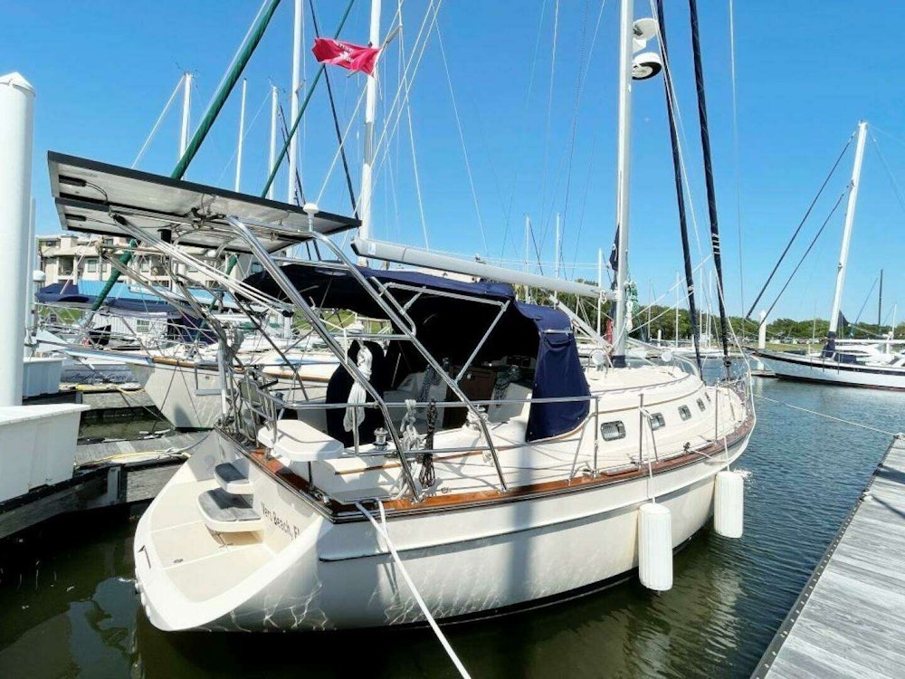 Island Packet 370 Yacht For Sale