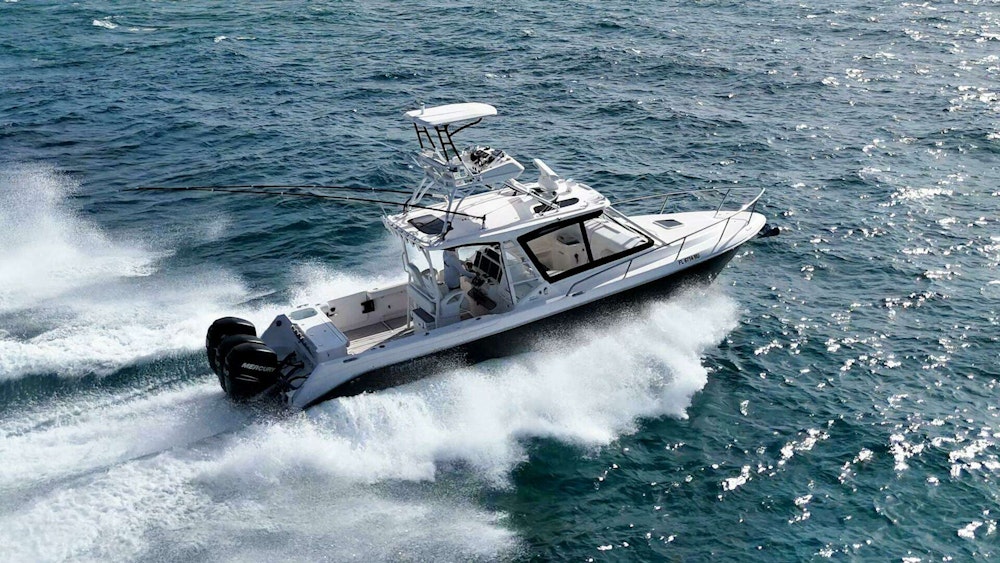 Everglades 350LX Yacht For Sale