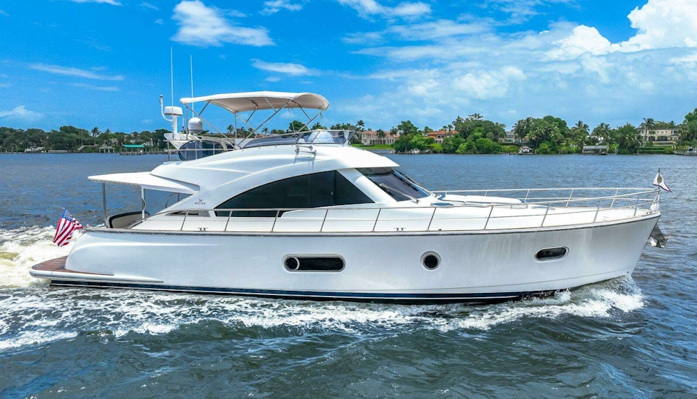 Riviera Belize 54 Daybridge Yacht For Sale