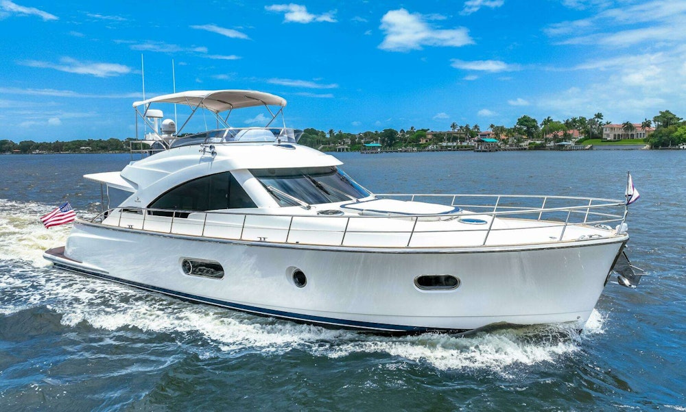 Riviera Belize 54 Daybridge Yacht For Sale