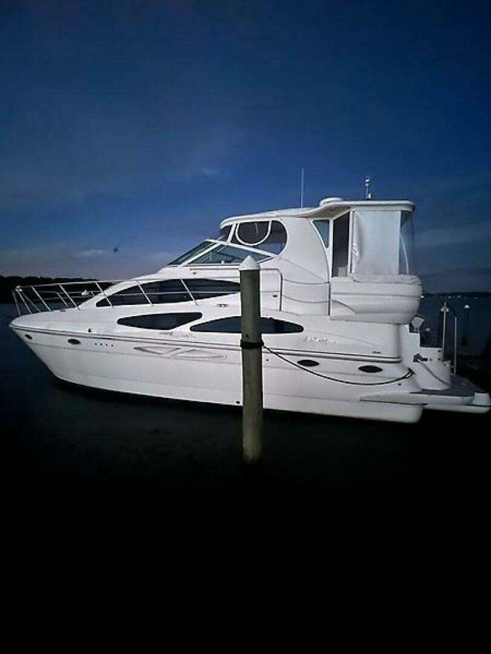 Cruisers Yachts 405 Express Motoryacht Yacht For Sale
