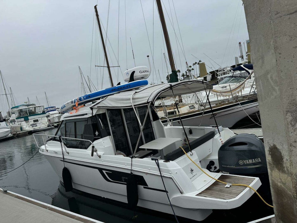 Jeanneau 795 Yacht For Sale