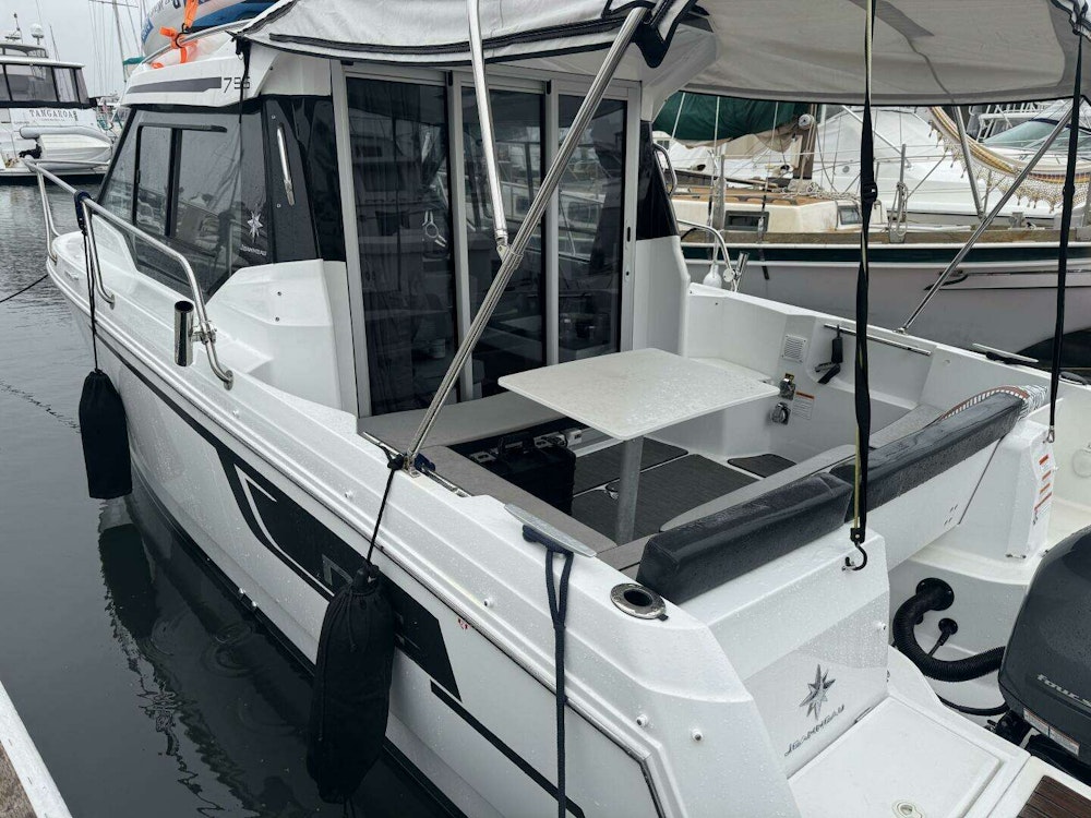 Jeanneau 795 Yacht For Sale