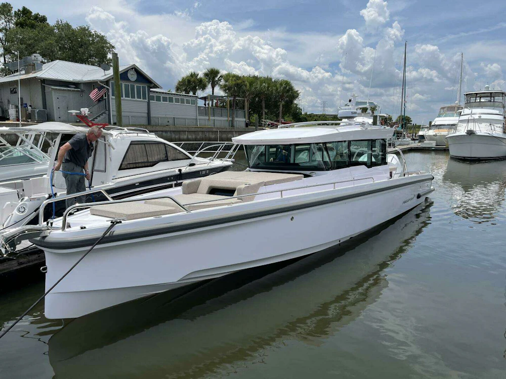 Axopar Cross Cabin Yacht For Sale
