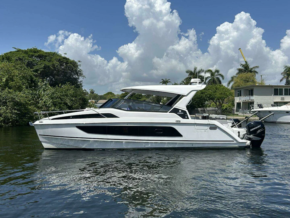 Aquila 36 Sport Yacht For Sale