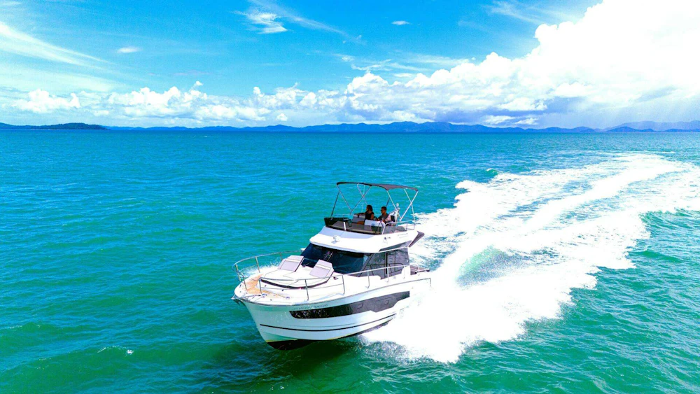 Jeanneau Merry Fisher 1095 Fly Yacht For Sale