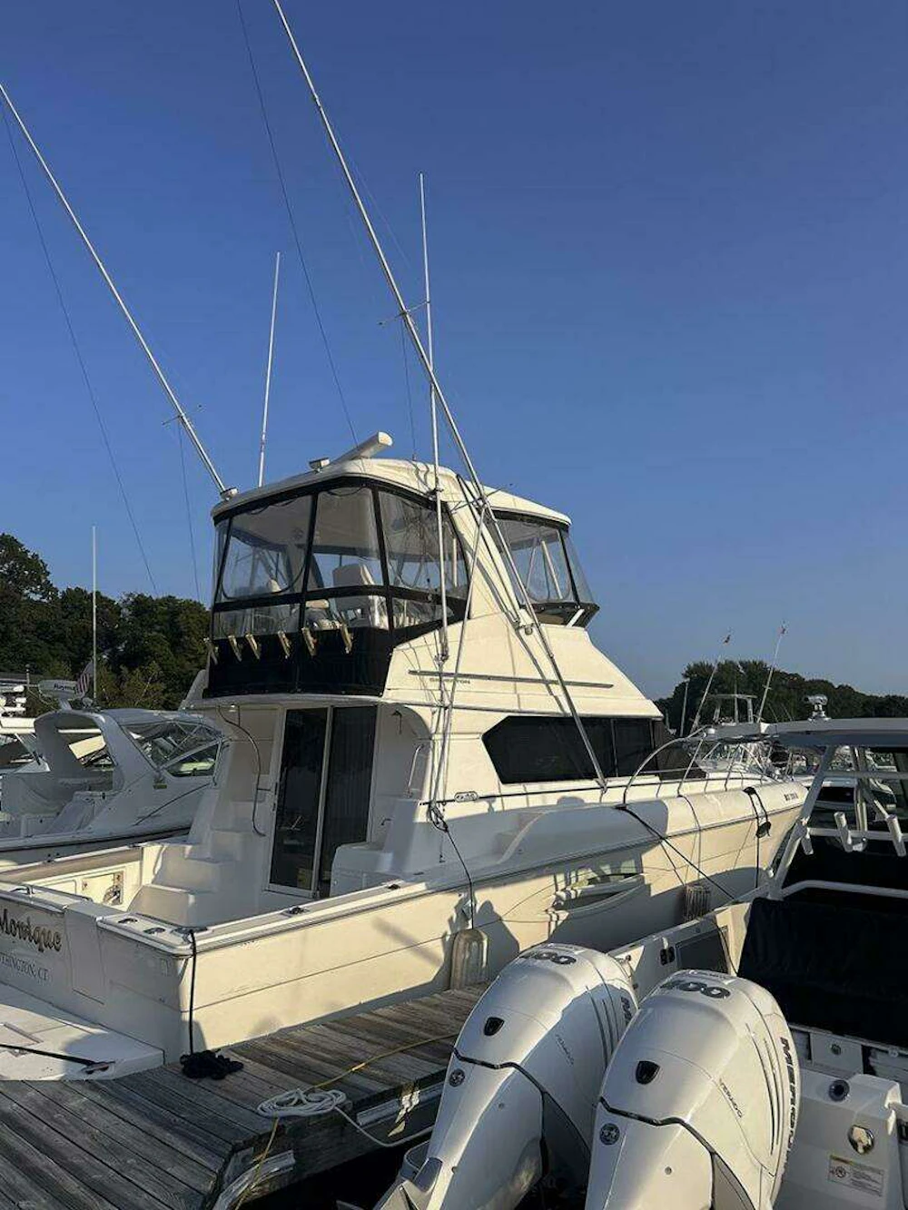 Silverton 42 Convertible Yacht For Sale