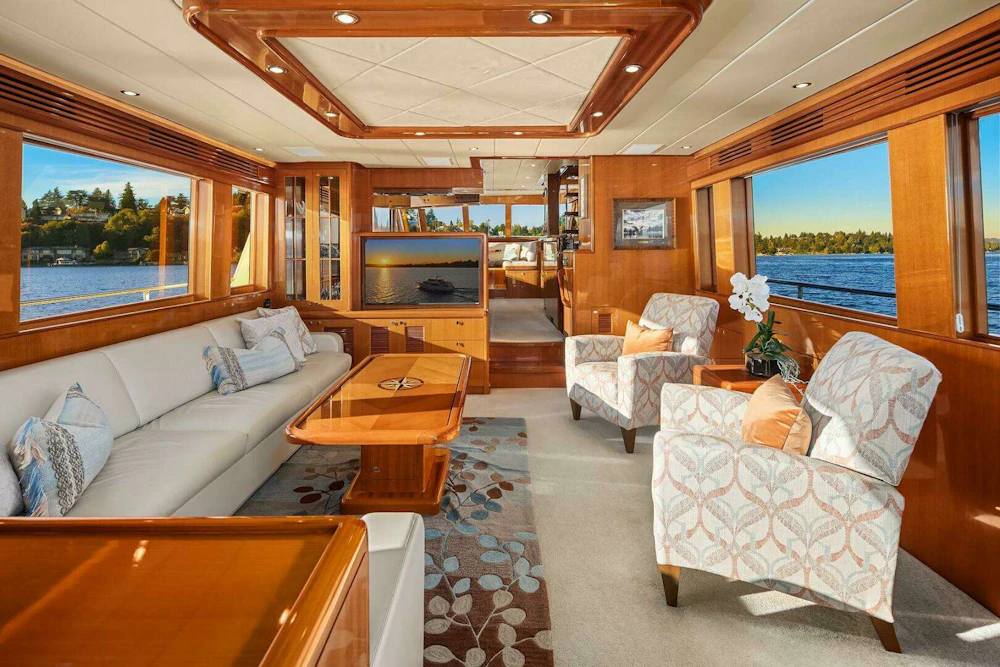 Hampton 720 Skylounge LRC Yacht For Sale