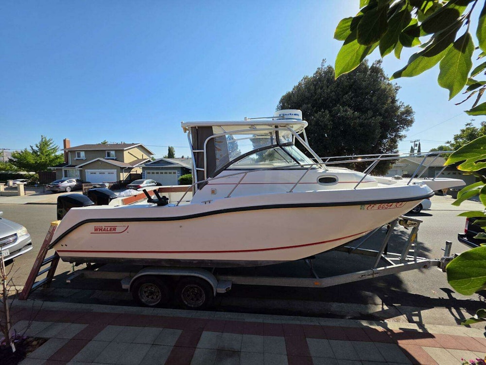 Boston Whaler 255 Conquest Yacht For Sale