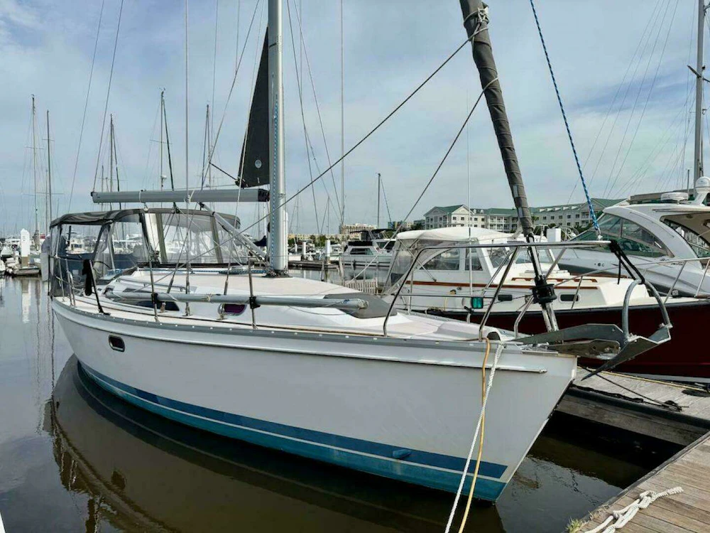 Catalina 355 Yacht For Sale