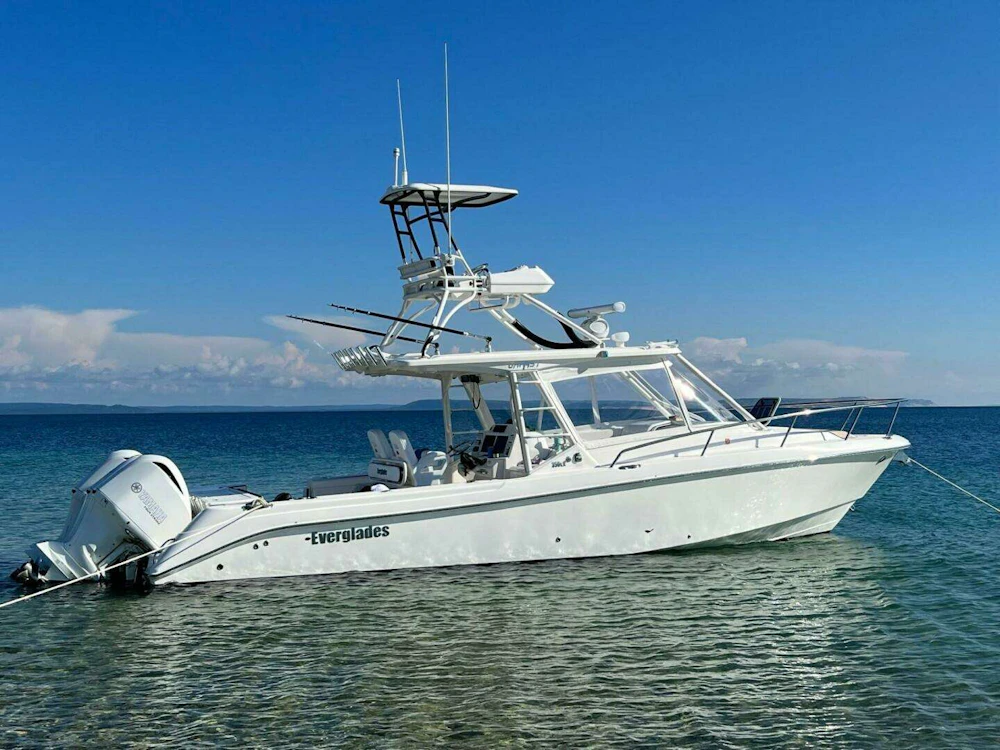 Everglades 350 LX Yacht For Sale