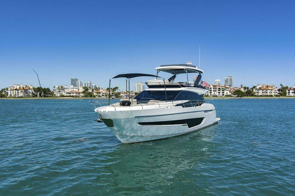 Fairline Squadron 68 Yacht For Sale