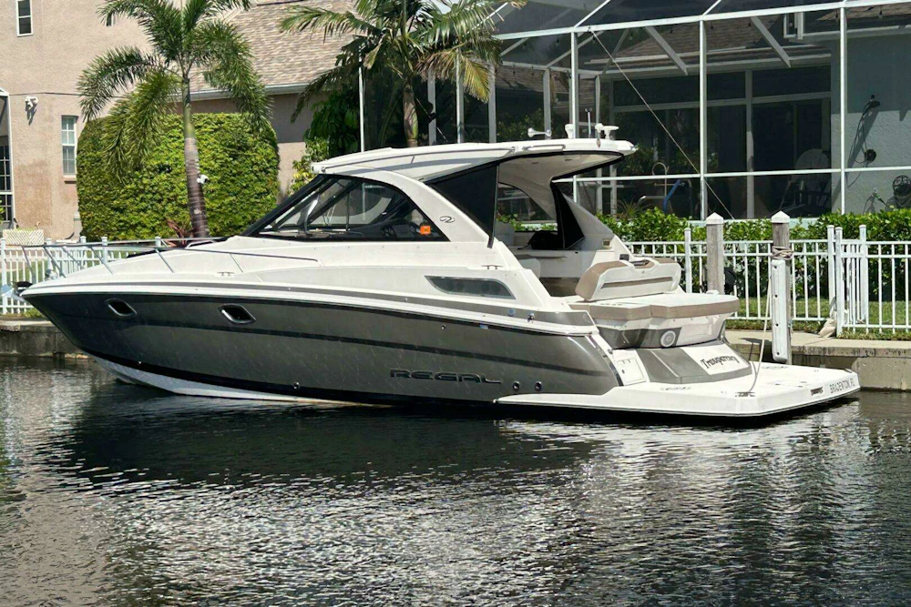 Regal 35 Sport Coupe Yacht For Sale