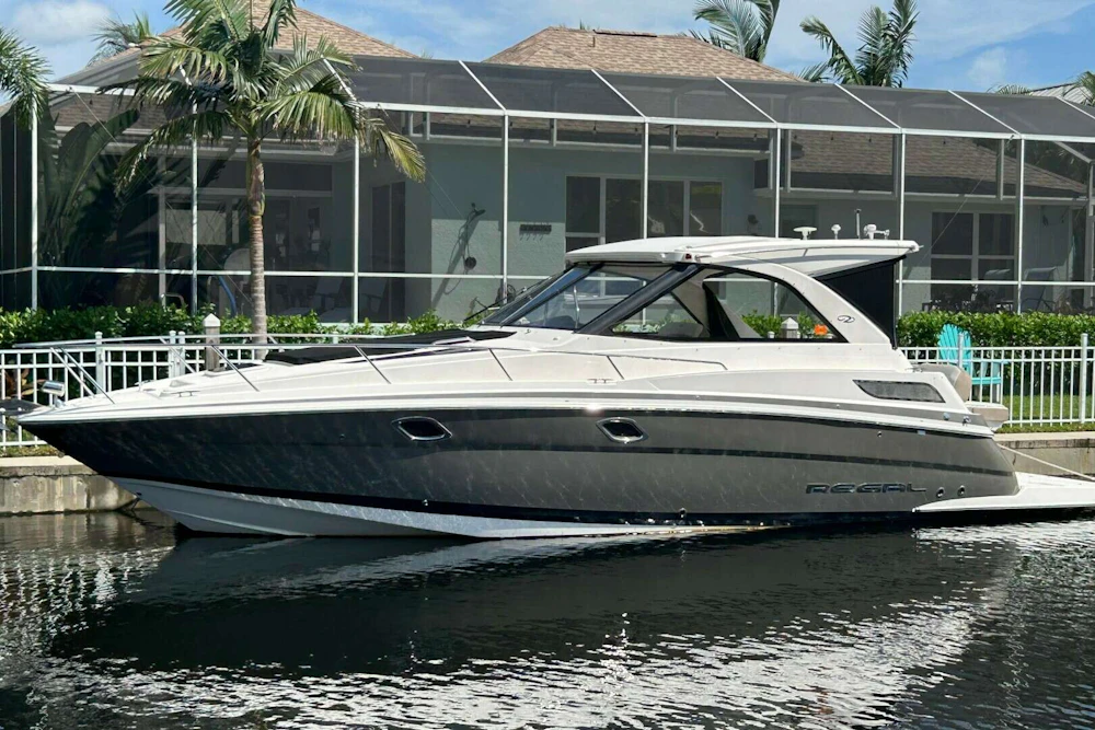 Regal 35 Sport Coupe Yacht For Sale
