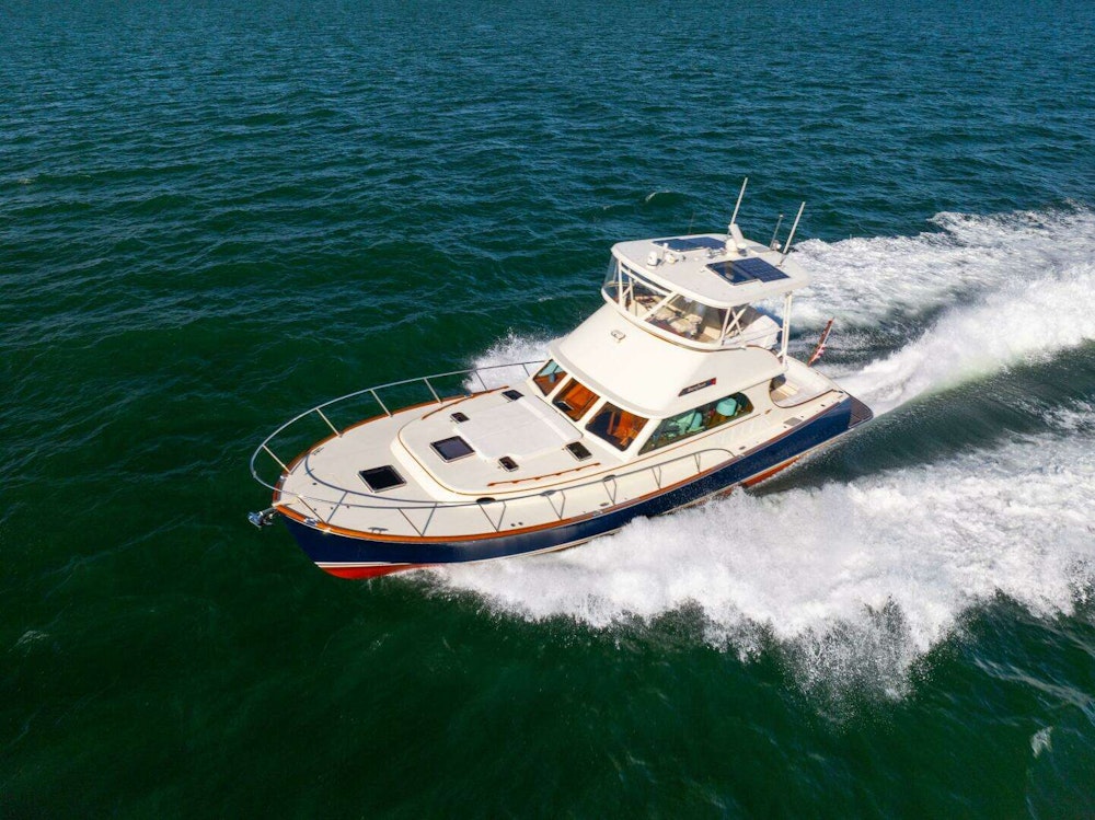 Hinckley Talaria 48 Flybridge Yacht For Sale