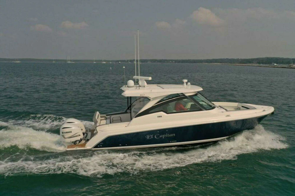 Tiara Yachts 34LX Yacht For Sale