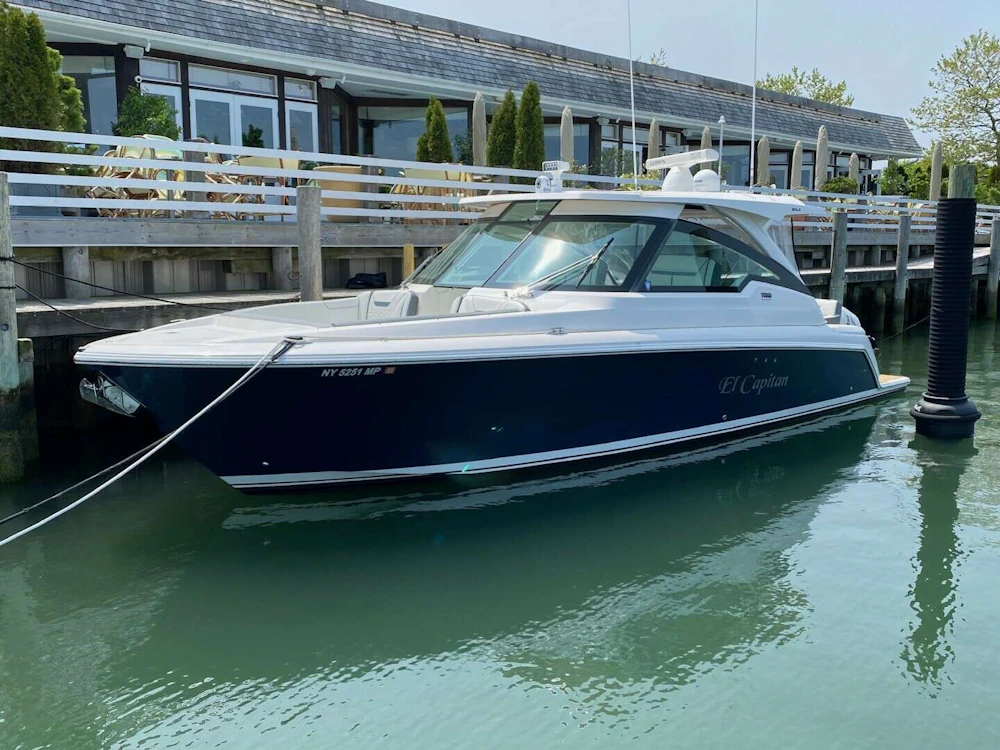 Tiara Yachts 34LX Yacht For Sale