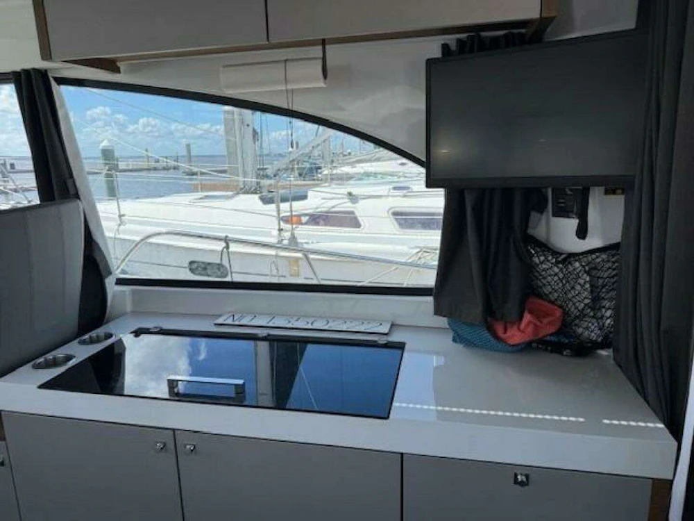 Beneteau Antares 11 Yacht For Sale