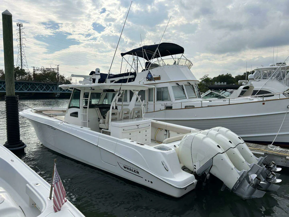 Boston Whaler 370 Outrage Yacht For Sale